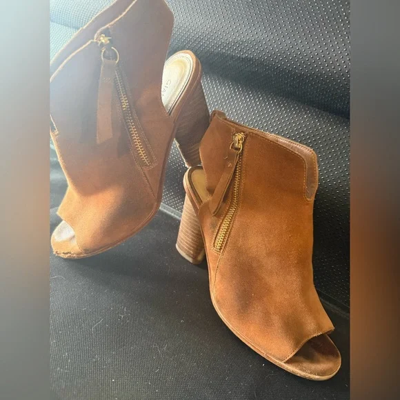 Gianni Bini Tylar Shoes, Women’s size 8 Tan Suede Booties, Side Zip, Block Heel - Picture 5 of 11